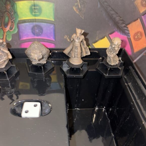 Trivial Pursuit Dungeons & Dragons D&D Ultimate Edition Board Game Complete - Picture 11 of 11